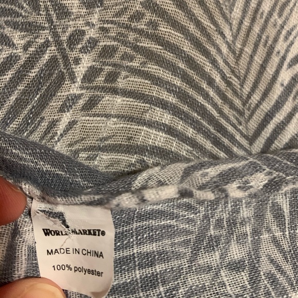 World market grey and white scarf Ruana - Picture 5 of 5